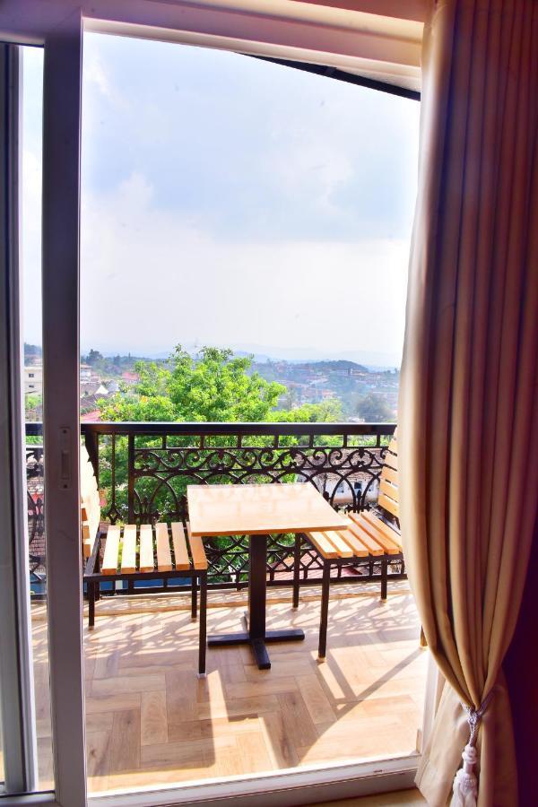 Hotel Coorg Palace Madikeri Exterior photo